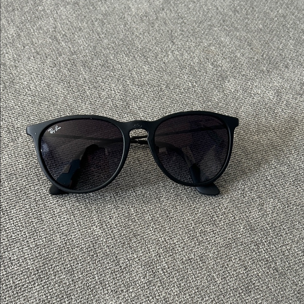 Ray-Ban Classic Black Sunglasses
